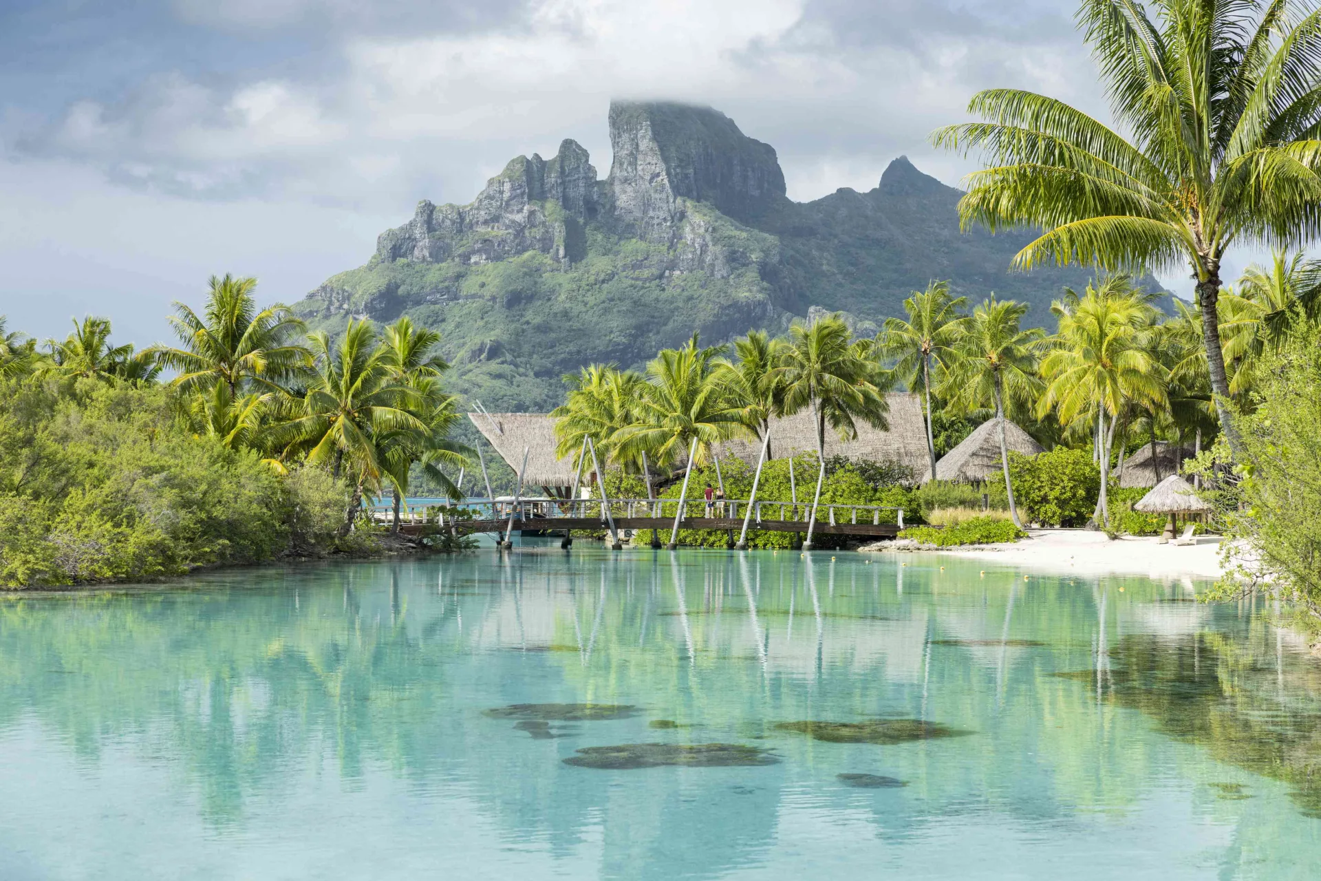 Traveling to Bora Bora - Tahiti Tourisme