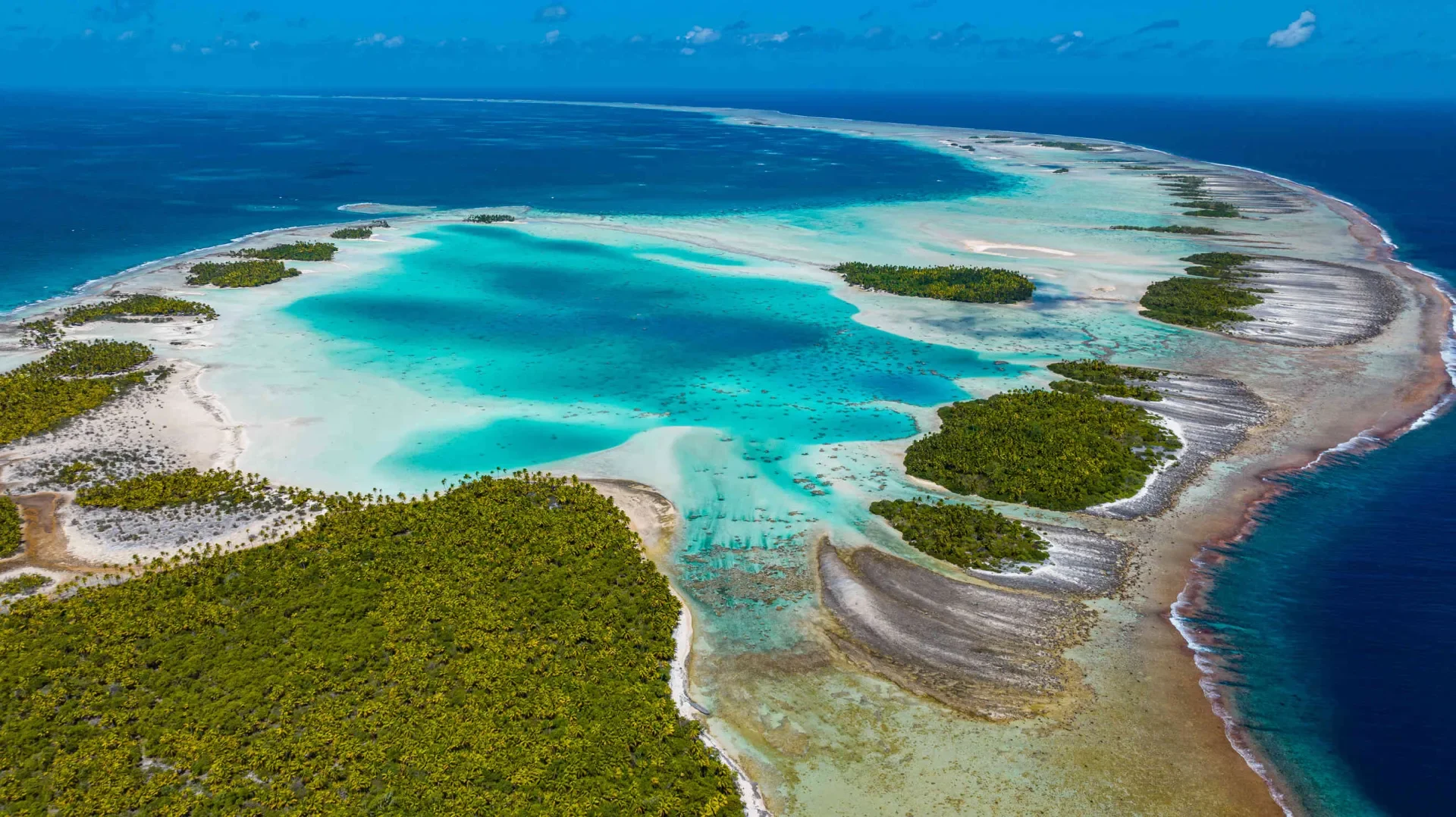 Les sables roses, Fakarava, Tuamotu - Drone Photography